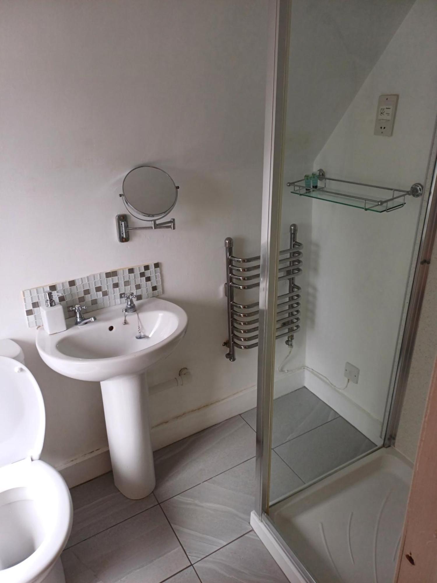 Double Room Private Bathroom